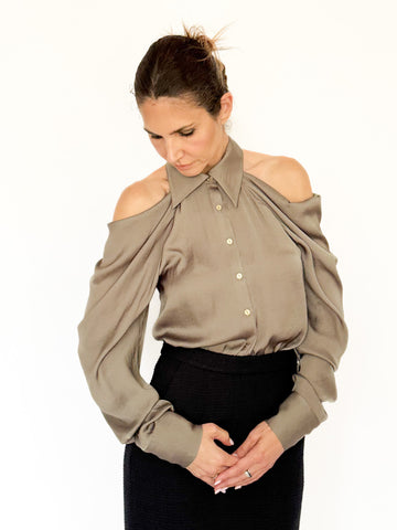 Bluza cu umerii goi