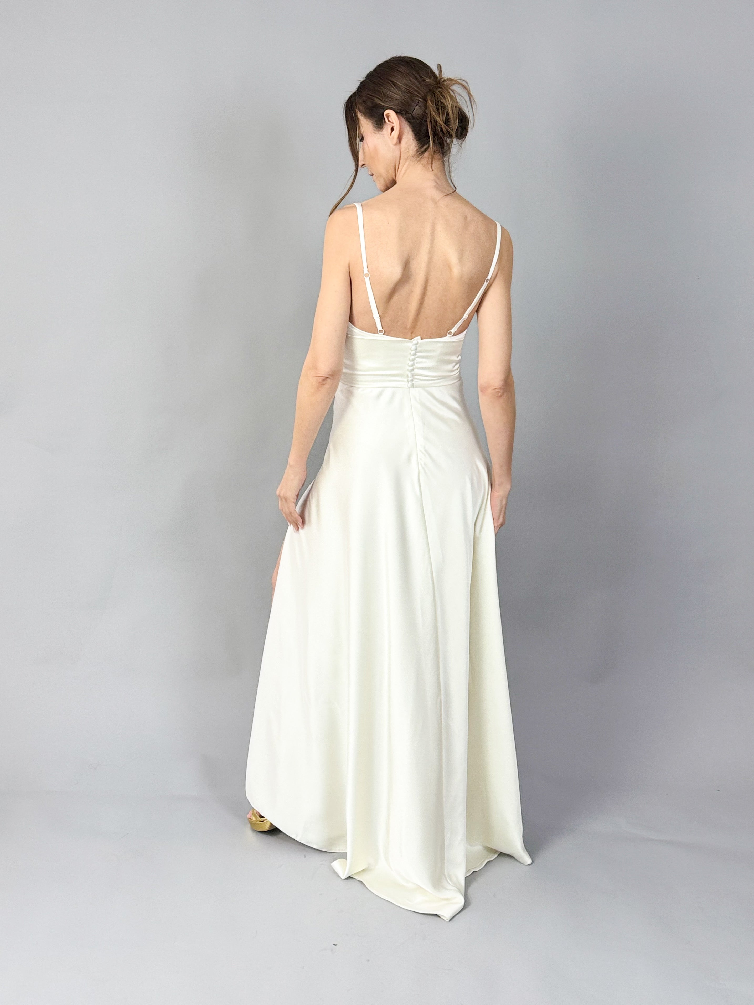 Rochie mireasa din matasica ,cu slit - idyllicstore