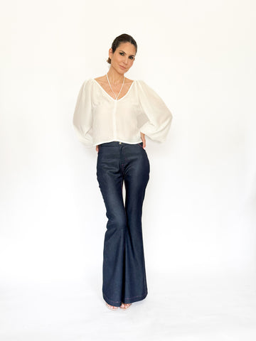Pantaloni evazati tip blug