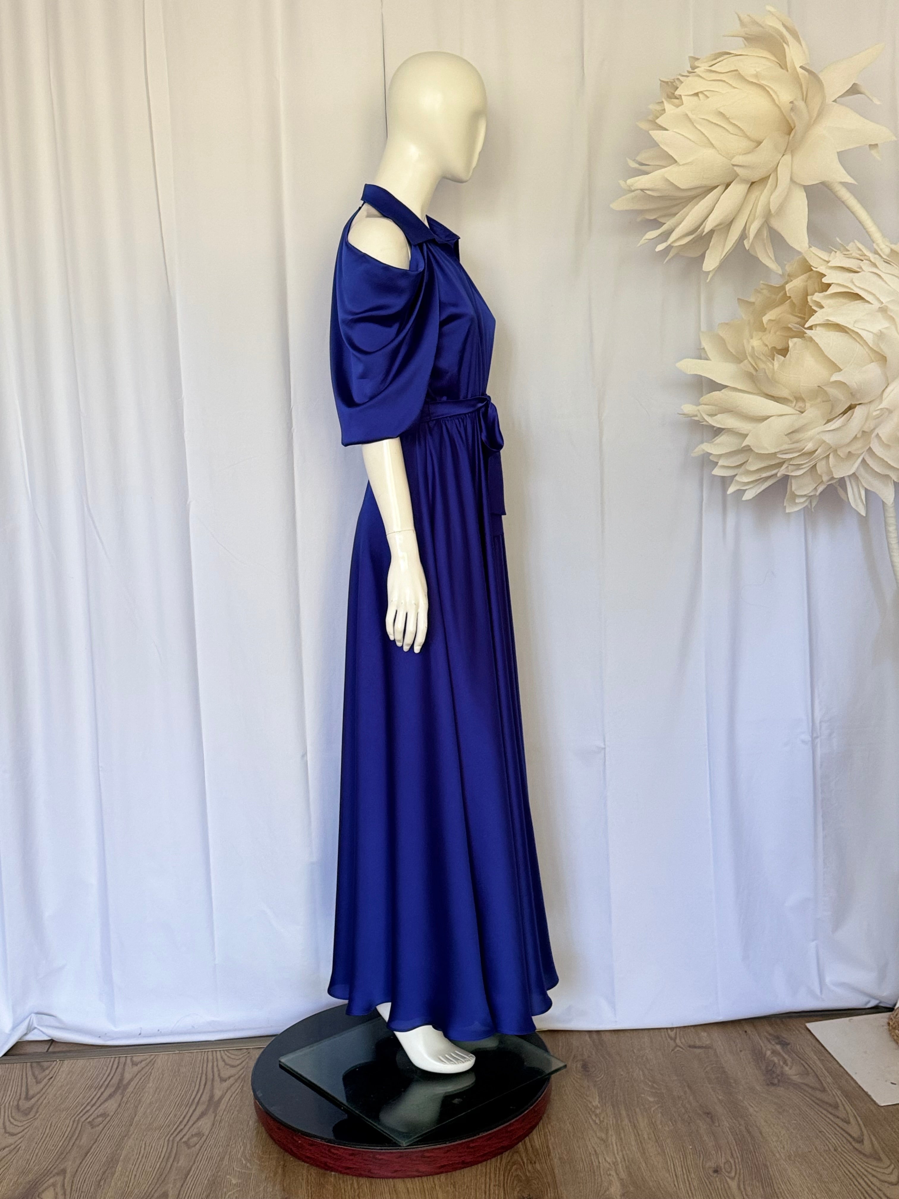 Rochie lungă elegantă cu umerii goi și fustă cloș - idyllicstore
