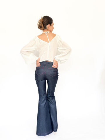 Pantaloni evazati tip blug