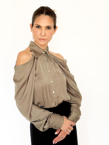 Bluza cu umerii goi