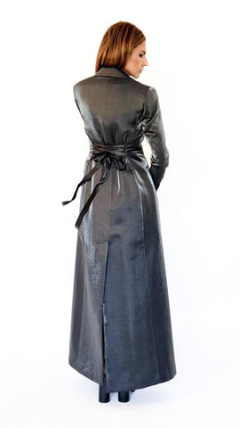 Pardesiu cambrat din vascoza cu detaliu corset pe spate