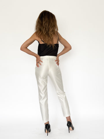 Pantaloni eleganți cu croială carrot din stofă de viscoză peliculizată